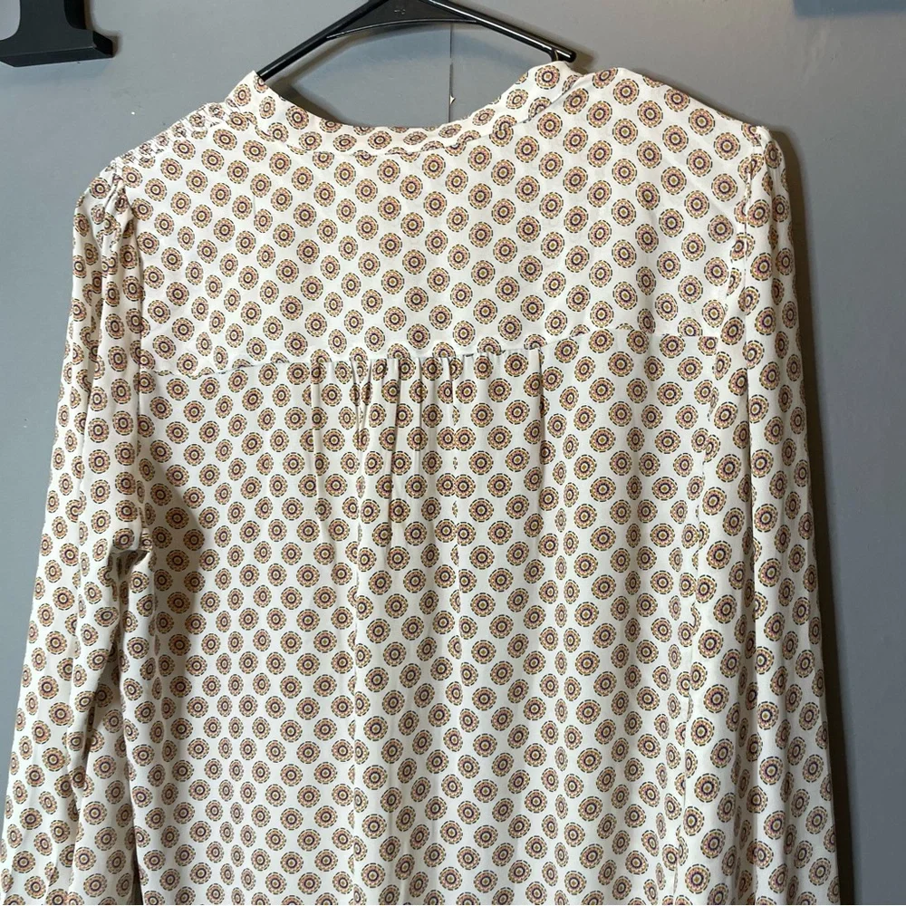 Loft women’s Polka Dot Cream Blouse size medium - Picture 9 of 11